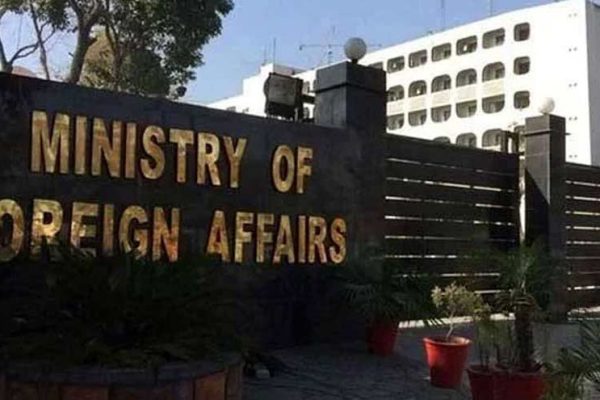 بحیرہ صومالیہ میں ہلاک تین پاکستانی ملاحوں کی میتیں کراچی پہنچ گئیں، چار زخمی بھی وطن واپس