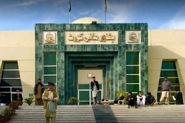 پشاور ہائی کورٹ میں گورنر راج اور ایمرجنسی کے خلاف درخواستوں پر وفاق سے جواب طلب، سماعت 10 نومبر تک ملتوی