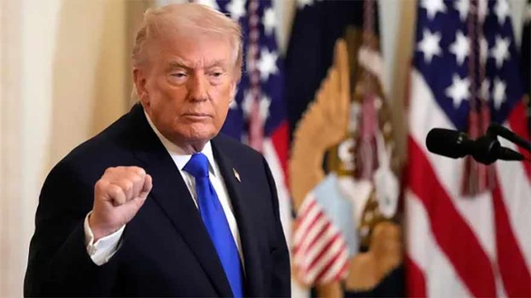 ایران حملے سے قبل بمبار طیاروں کے اوقات لیک کرنے والوں پر ٹرمپ برہم، سخت بیان جاری